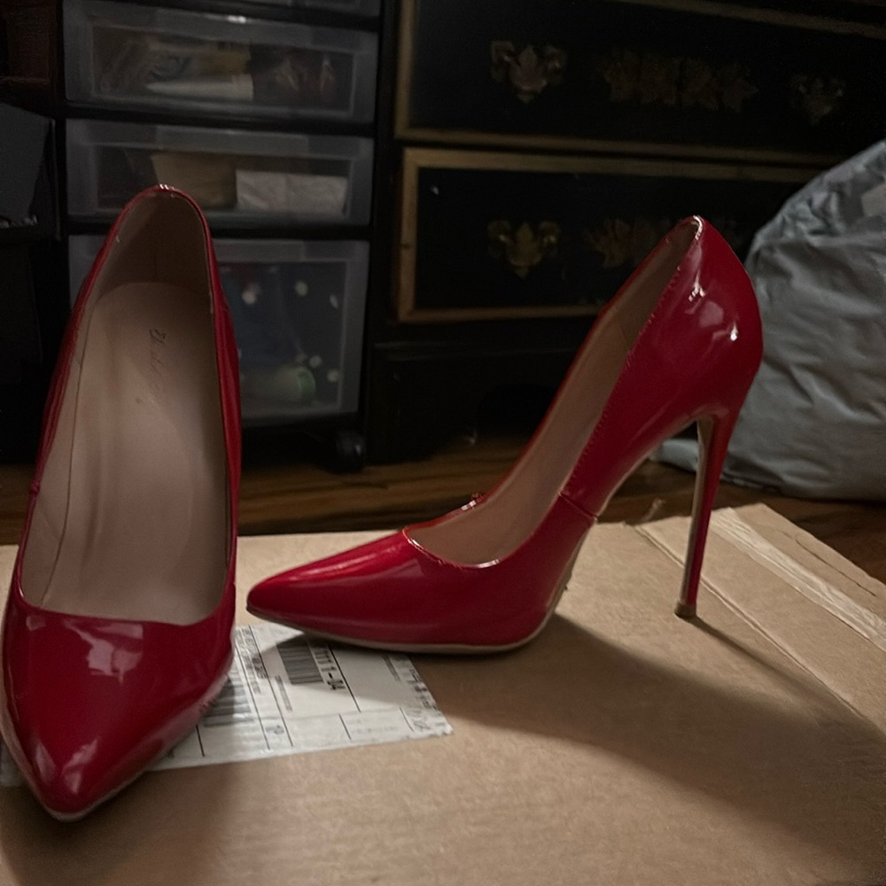 Red pumps